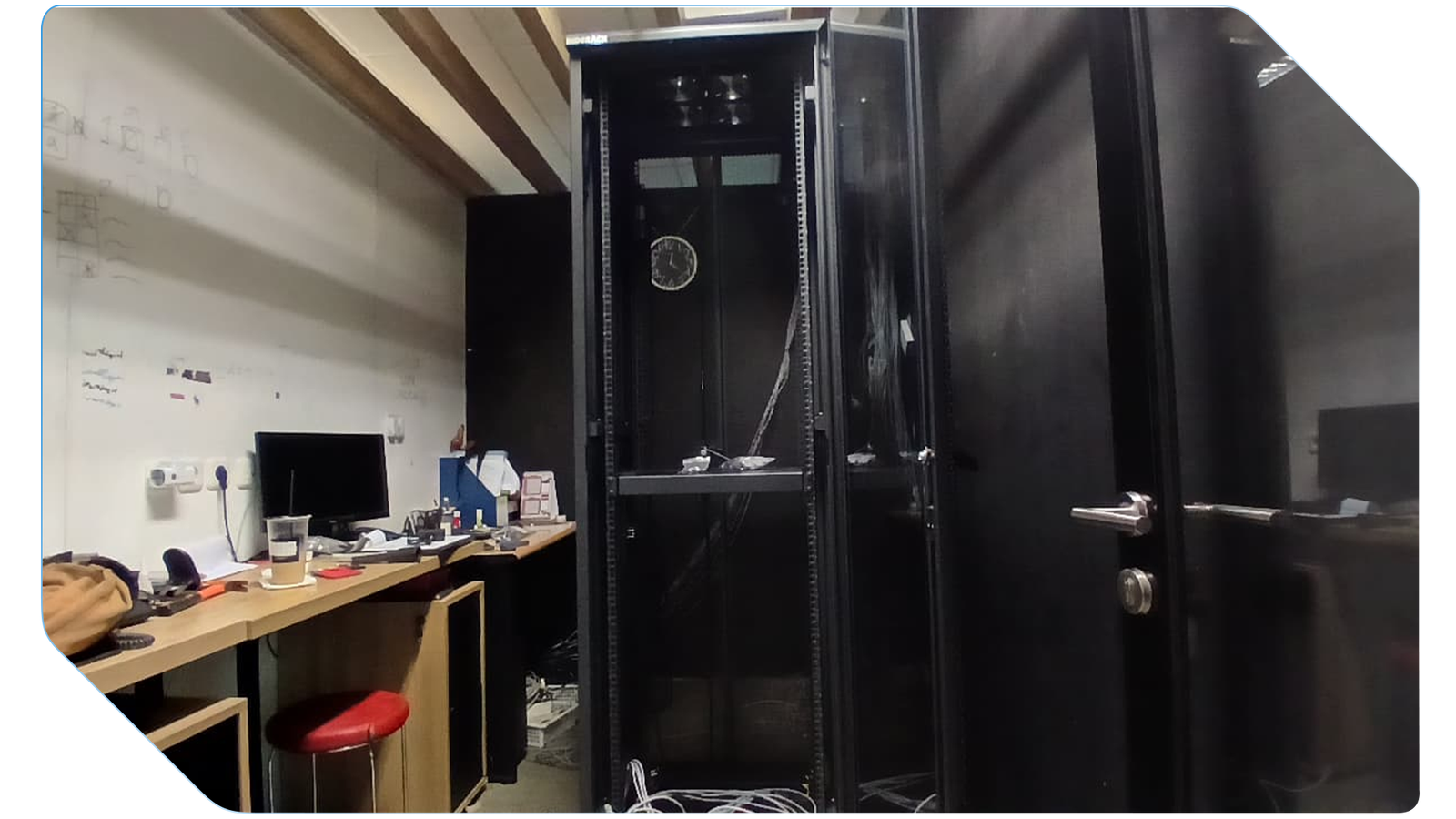 Perakitan Rack Server K1